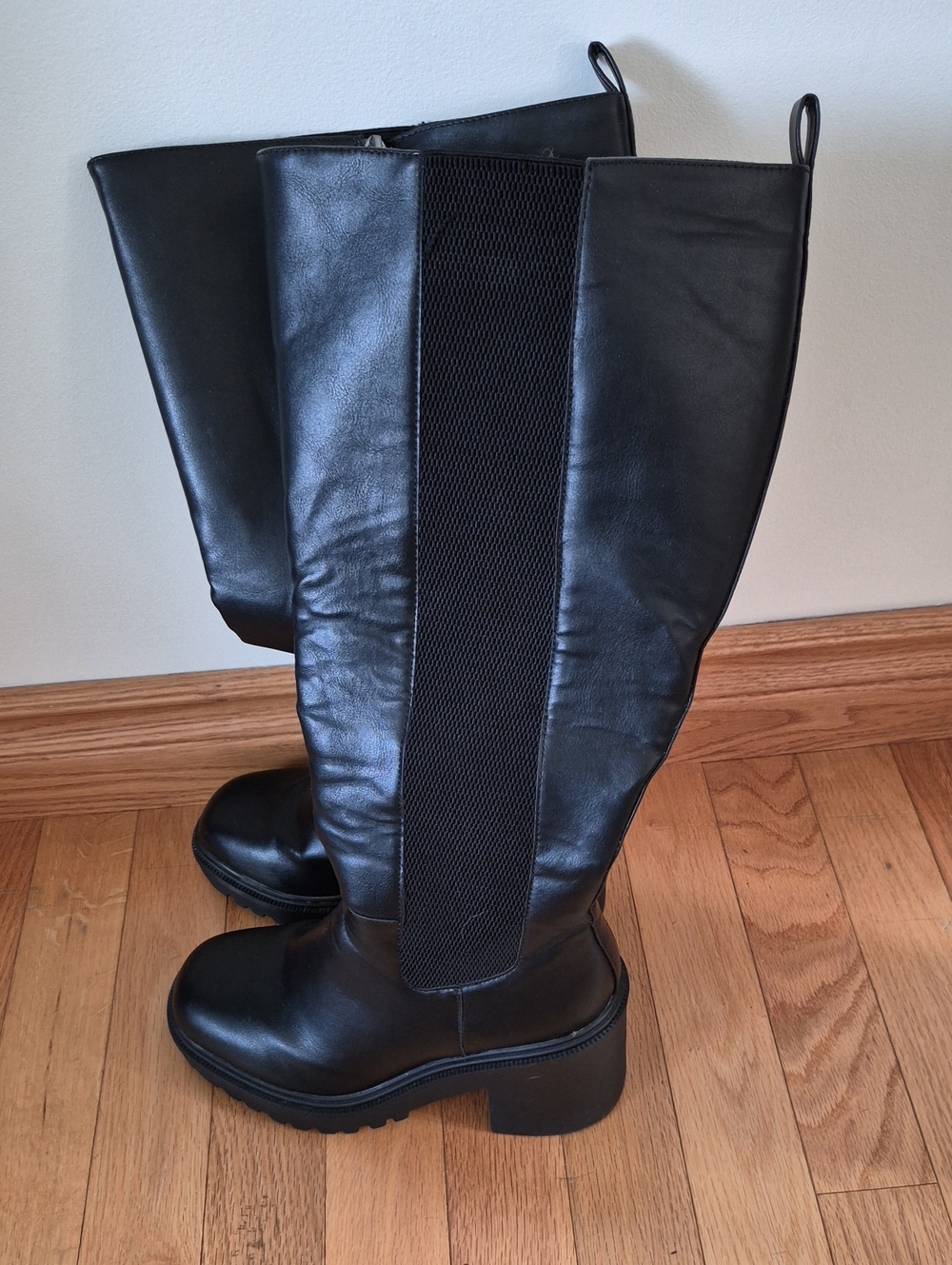 Torrid Black Knee-High Chunky Heel Boots Wide Width Size 7.5WW